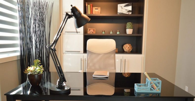 lampa de birou pe led